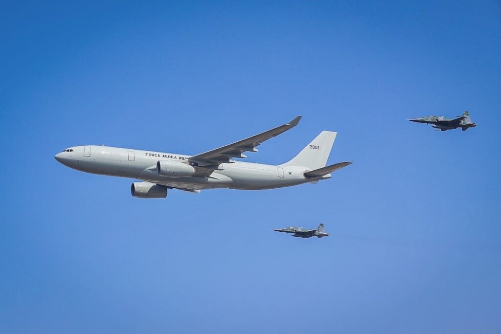 KC-30 da FAB decola rumo à Turquia em missão humanitária