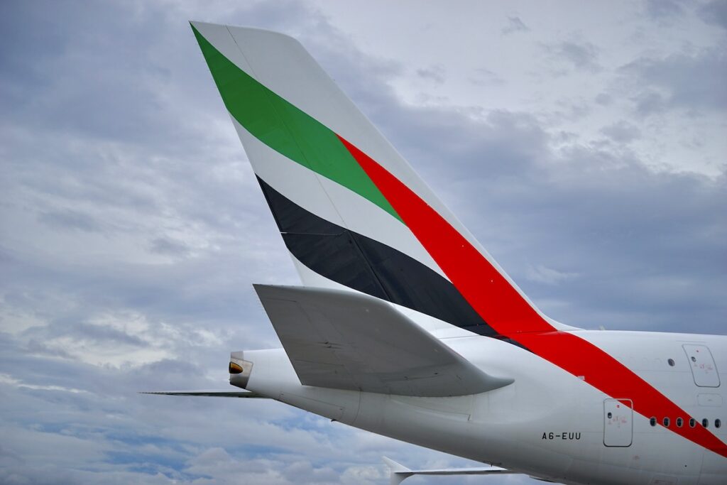 Emirates finaliza a compra de cinco A380