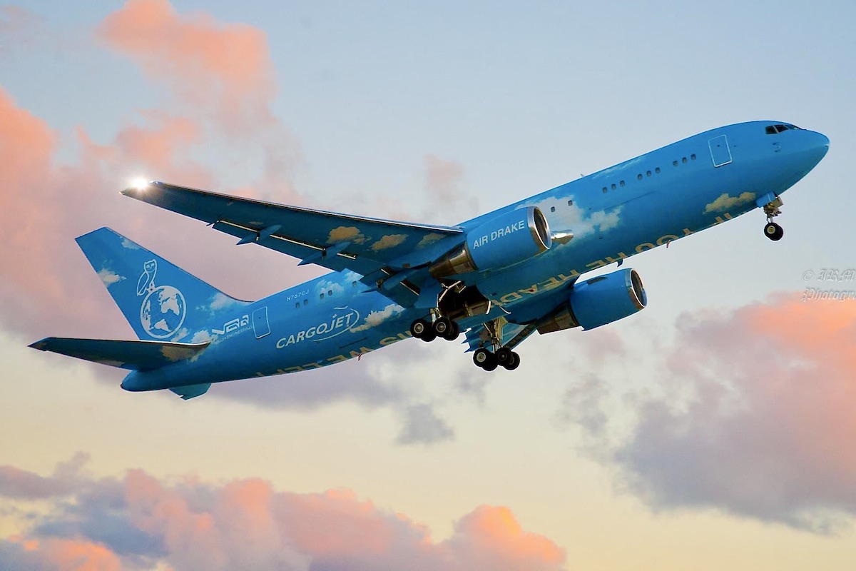 Air Drake: Boeing 767 do cantor canadense deve passar por Guarulhos