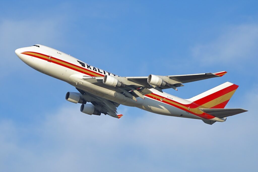 Galeão recebe dois 747 da Kalitta para a logística do show da Shakira 7 Galeão recebe dois 747 da Kalitta para a logística do show da Shakira