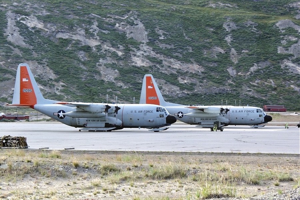 Two USAF Hercules Kangerlussuaq