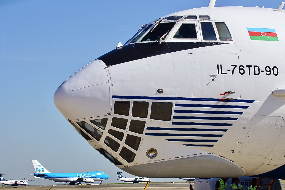 Viracopos recebe Il-76 transportando peça de 31 toneladas