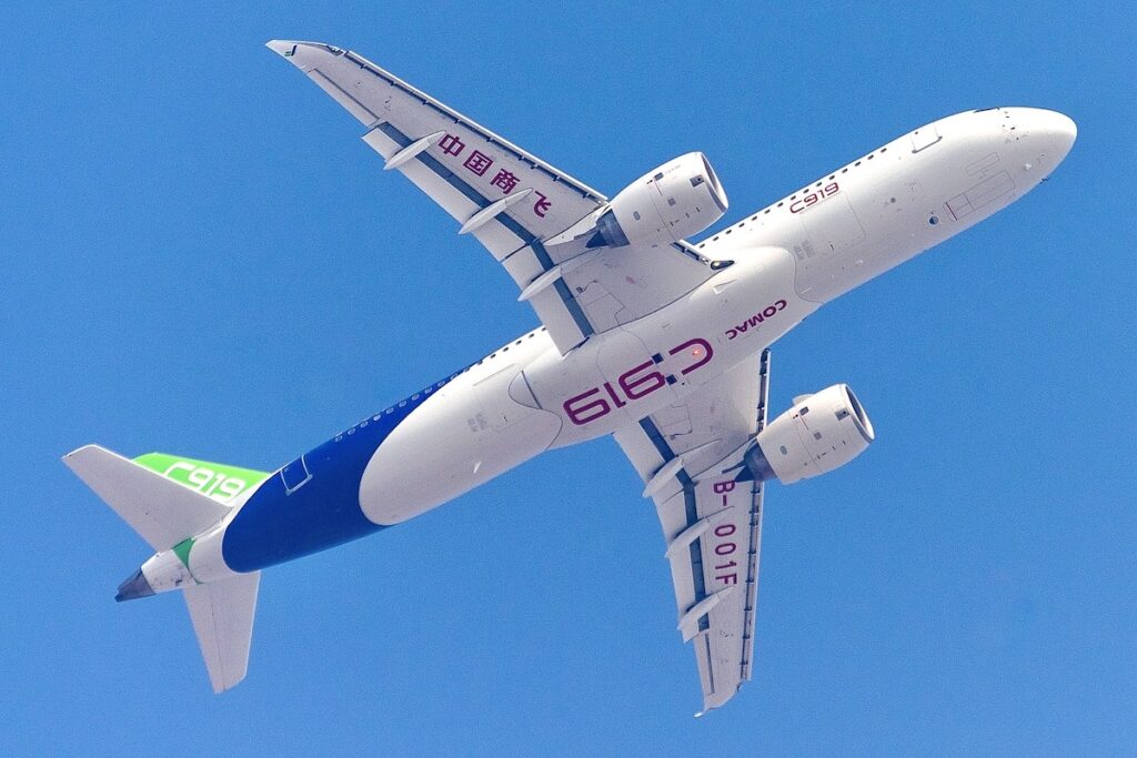 COMAC recebe grande pedido para os jatos C919 e ARJ21