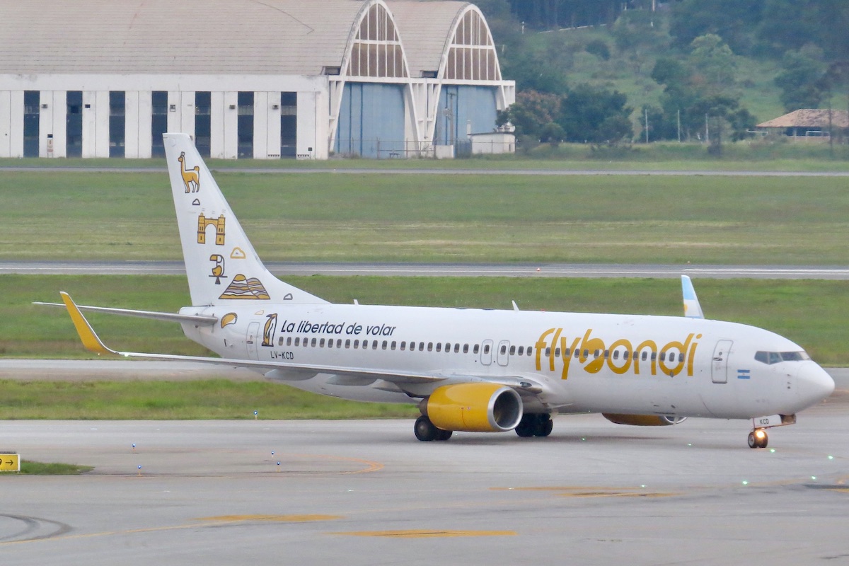 Flybondi cancela voos por falta de pagamentos das aeronaves