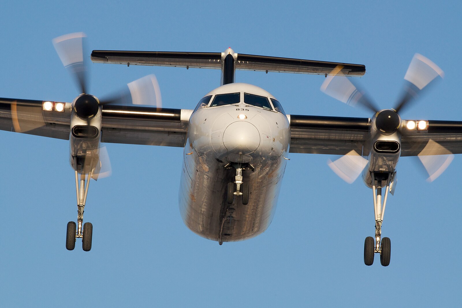 40 anos da primeira decolagem do Dash 8