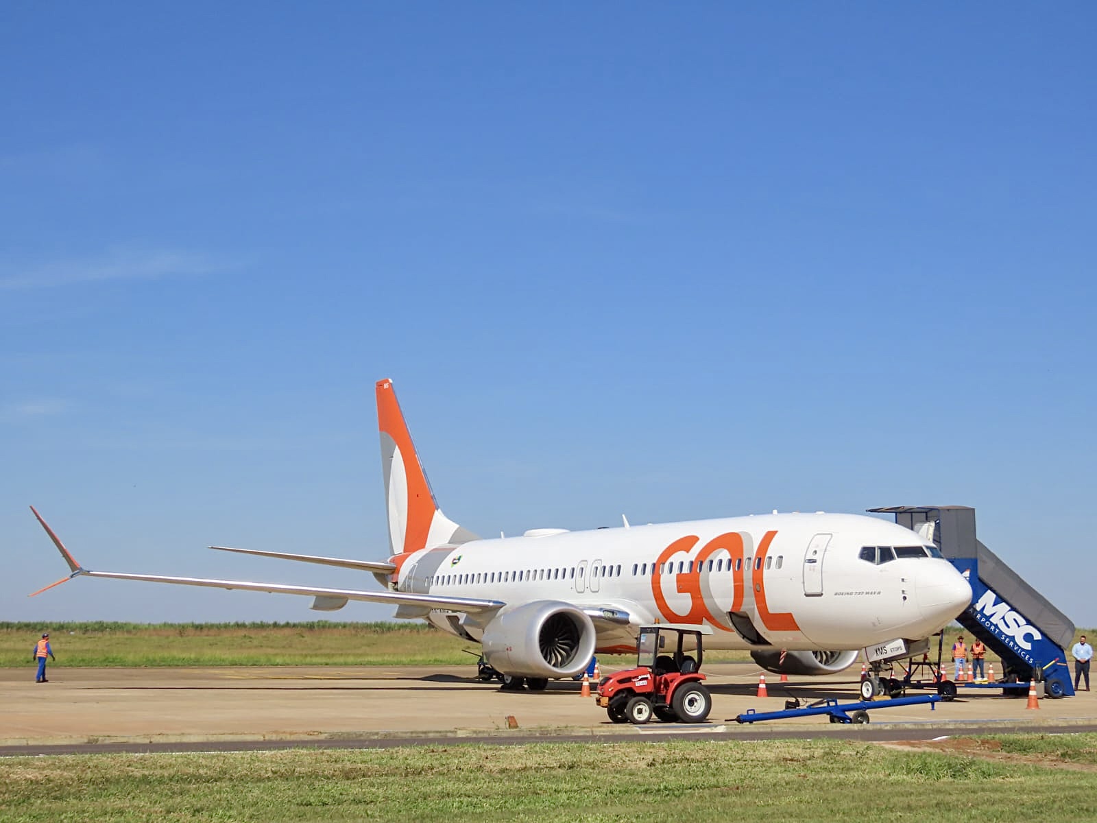 Boeing 737 MAX 8 pousa pela 1ª vez em Araçatuba