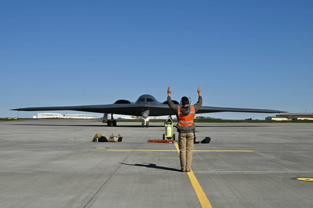USAF envia força-tarefa do bombardeiro B-2 para a Islândia