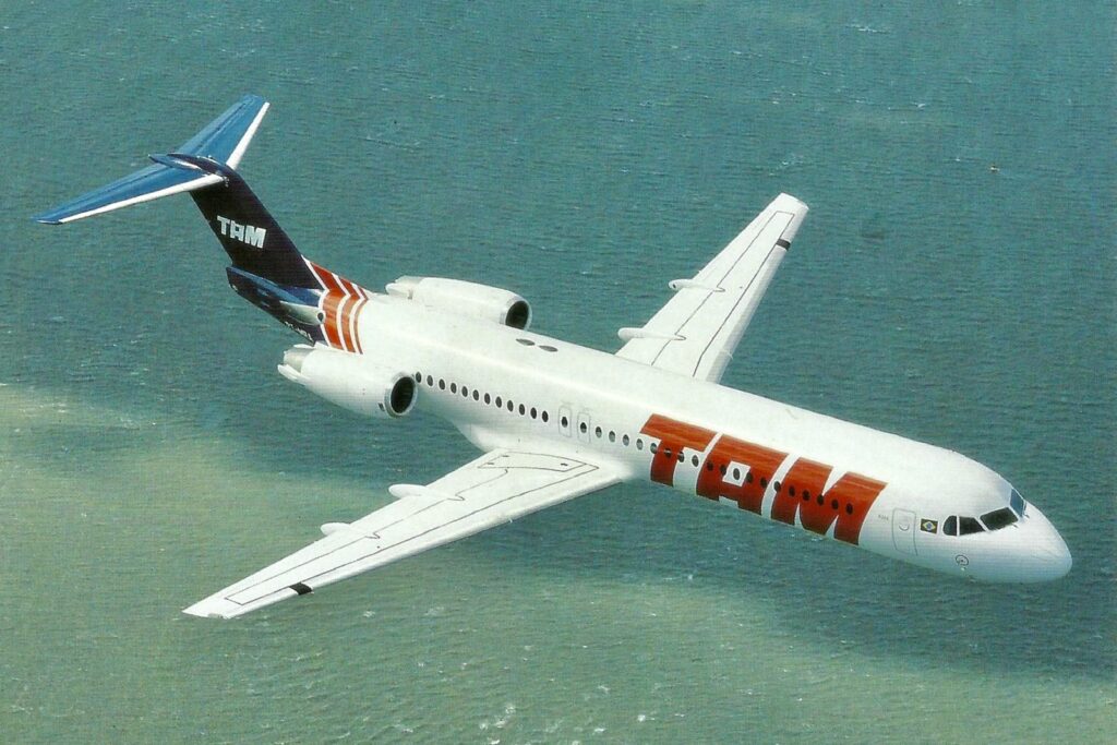 PT-MRA: o primeiro Fokker 100 do Brasil