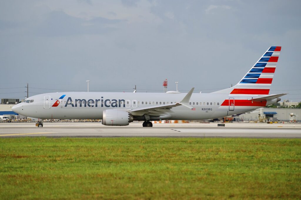 737 MAX 8 da American sofre incidente em Denver 6 737 MAX 8 da American sofre incidente em Denver
