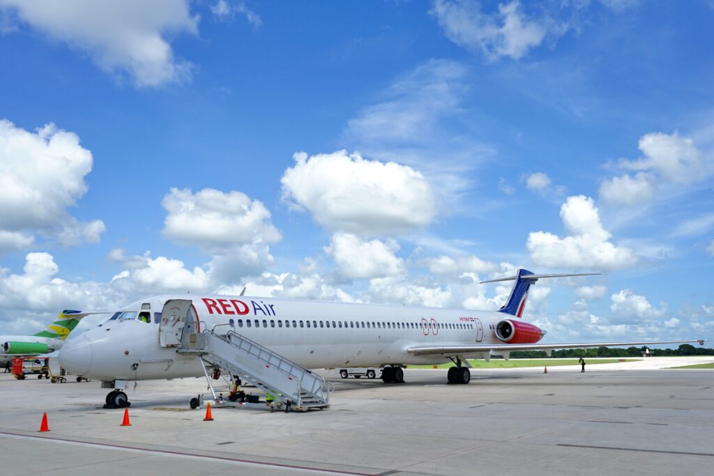 Veja para onde a RED Air voa com os seus dois MD-82 7 Veja para onde a RED Air voa com os seus dois MD-82