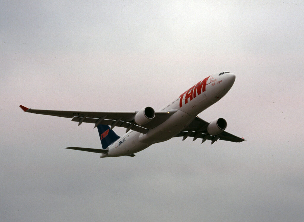 TAM A330 CGH PTMVA 002
