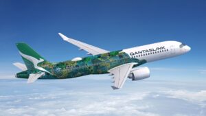 Primeiro A220 da QantasLink terá pintura especial 1 655304cdce6c45c3a0e00ccfdd799465 qantas a220 flying art livery 2000a 1