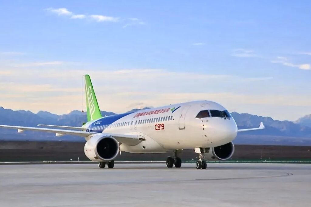 C919 realiza primeira aparição em um evento aéreo internacional