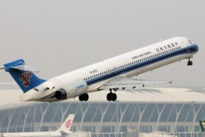 Conheça a frota atual da China Southern Airlines - Fevereiro 2024 1 McDonnell Douglas MD 90 30 China Southern Airlines JP6731226