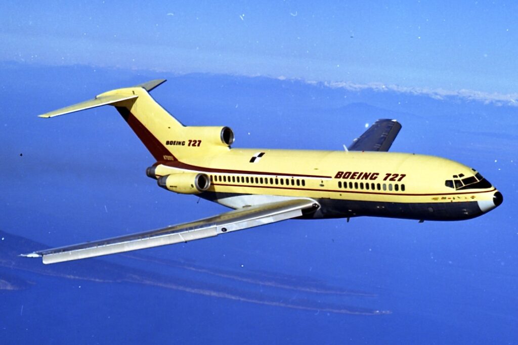 61 anos da primeira decolagem do Boeing 727