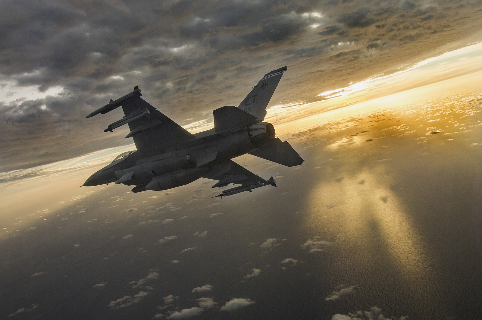 Argentina assina acordo de compra para caças F-16