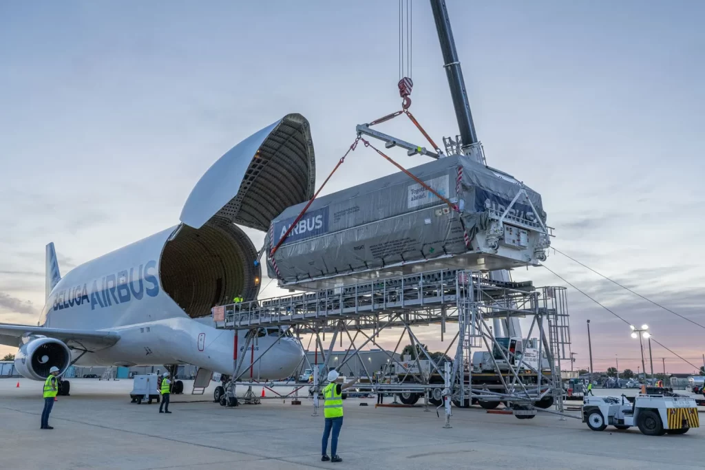 Beluga transporta satélite da Europa para os EUA 9 Beluga transporta satélite da Europa para os EUA