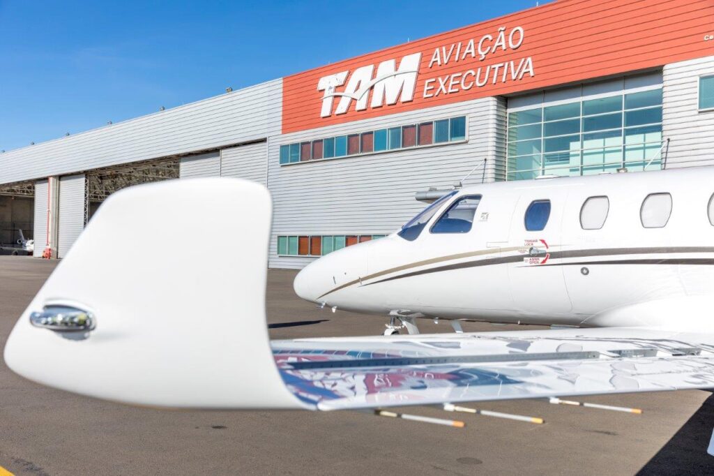 TAM Aviação Executiva marcará presença na Heli XP 2024 7 Timbro e TAM Aviação Executiva promovem Tennis Experience 2025 durante Rio Open