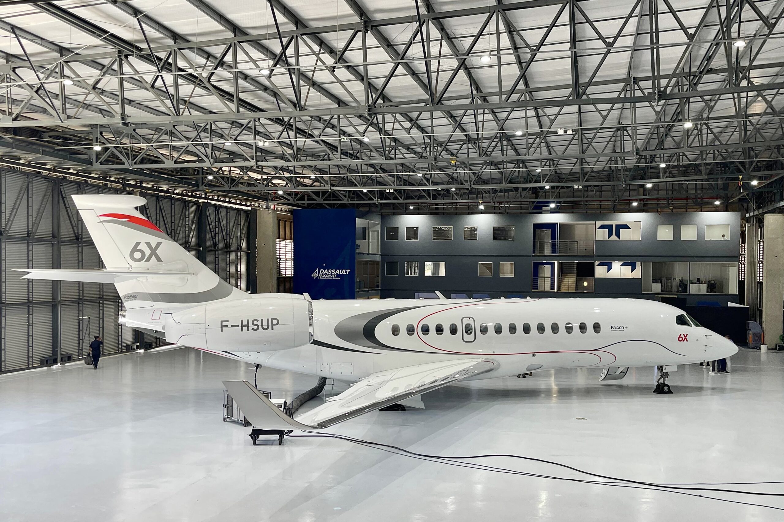 Dassault inaugura unidade de manutenção no Aeroporto Catarina