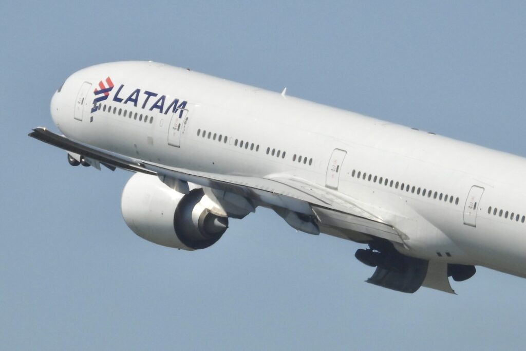 LATAM aumentará frequências em 7 rotas internacionais a partir do Brasil 8 LATAM registra liderança recorde em voos internacionais no Brasil