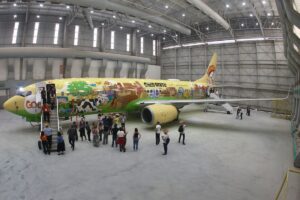 Gol apresenta Boeing 737 com pintura especial do Chico Bento