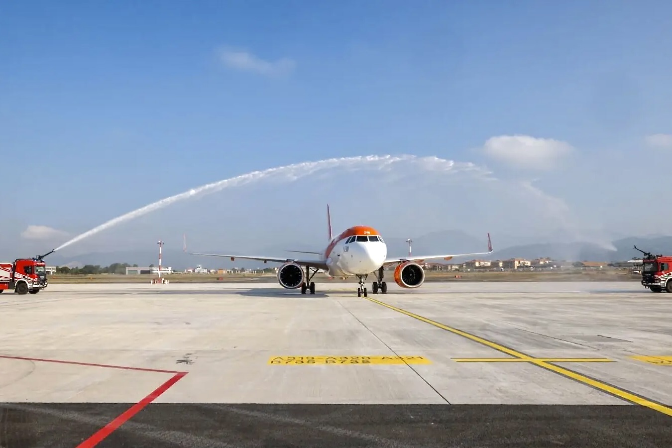 Voos comerciais são iniciados no novo aeroporto de Salerno