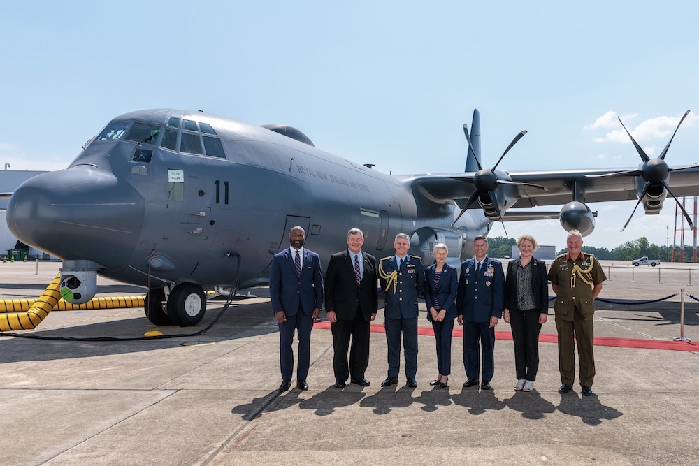 Nova Zelândia recebe primeiro C-130J