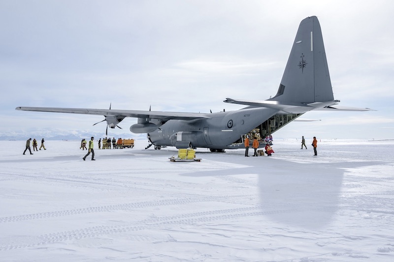 RZNAF realiza primeiro voo com o C130J para Antártida 5 RZNAF realiza primeiro voo com o C130J para Antártida