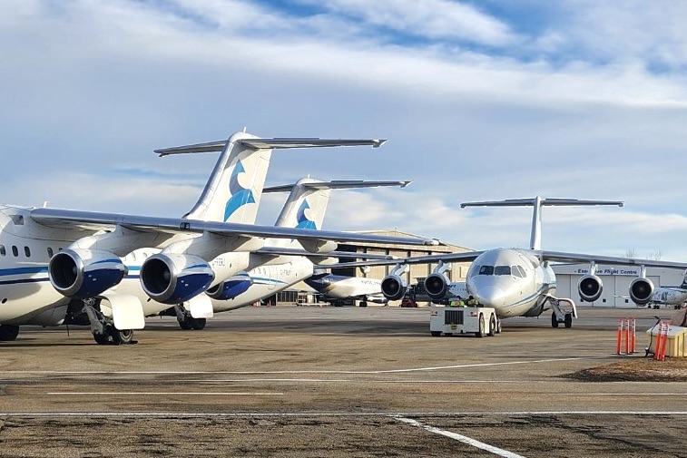 Summit Air realiza voo com entusiastas a bordo do Avro RJ100 4 Summit Air realiza voos com entusiastas a bordo do Avro RJ100