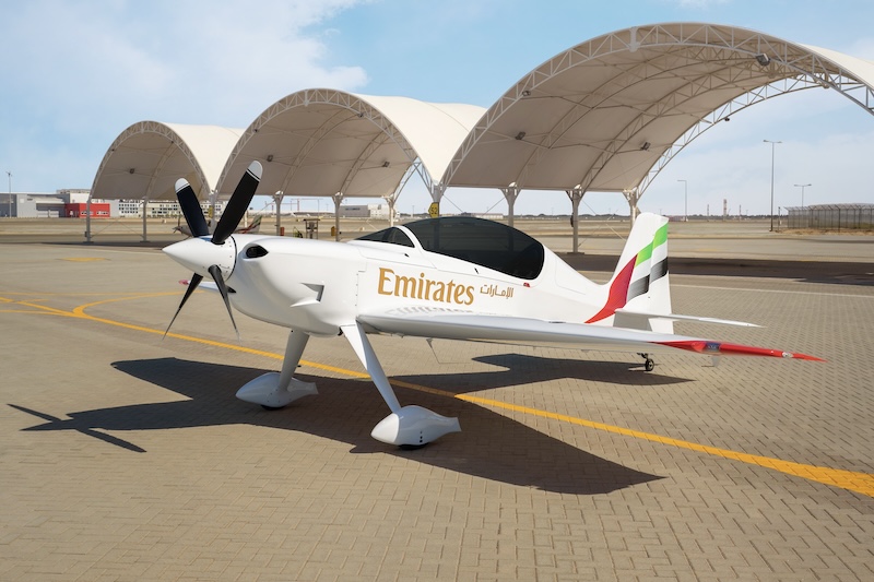 Emirates recebe dois aviões acrobáticos 4 Emirates recebe seus dois primeiros aviões acrobáticos