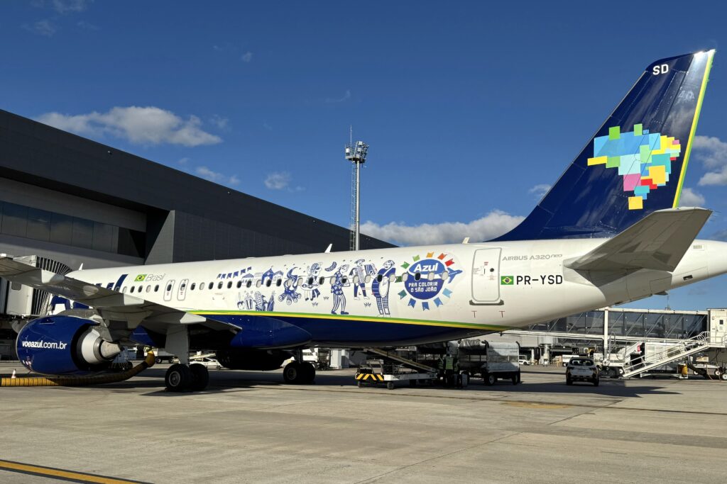 Azul adesiva aeronave com temática de São João 5 Azul adesiva aeronave com temática de São João