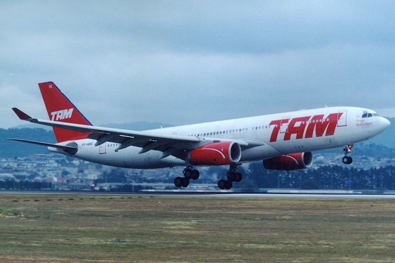 Foi notícia em 2000: TAM assume novas rotas internacionais 7 Foi notícia em 2000: TAM assume novas rotas internacionais