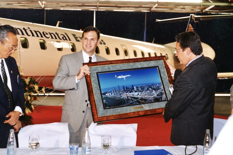 30 anos do primeiro voo do ERJ-145 7 EMB 1450003