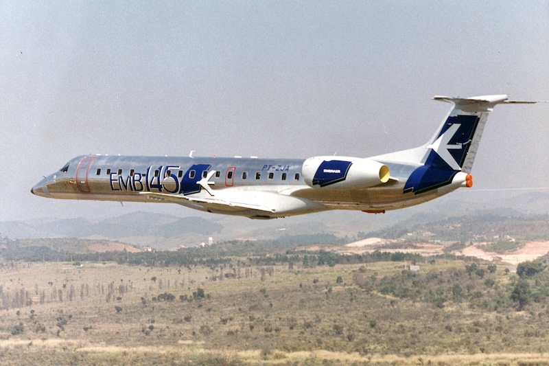 30 anos do primeiro voo do ERJ-145 3 EMB 1450004 2