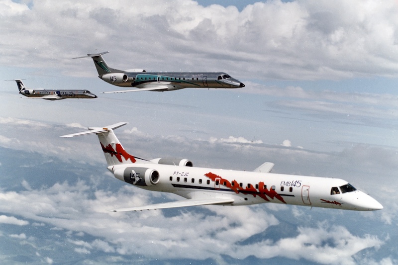 30 anos do primeiro voo do ERJ-145 5 EMB 1450011