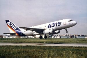 30 anos do primeiro voo do Airbus A319 3 EMB 1450052