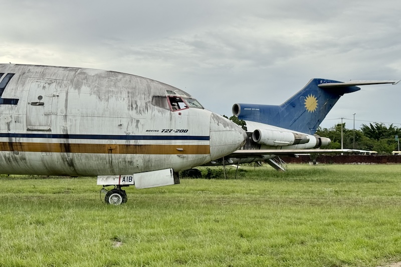 Último dos três 727 que estavam em São Luís deixa o aeroporto 1 Último dos três 727 abandonados em São Luís deixa o aeroporto