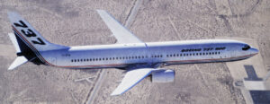 25 anos da primeira decolagem do Boeing 737-900 1 img20250801 15413212