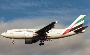 Emirates completa 40 anos de seu primeiro voo 1 Airbus A310 304 Emirates AN0197199