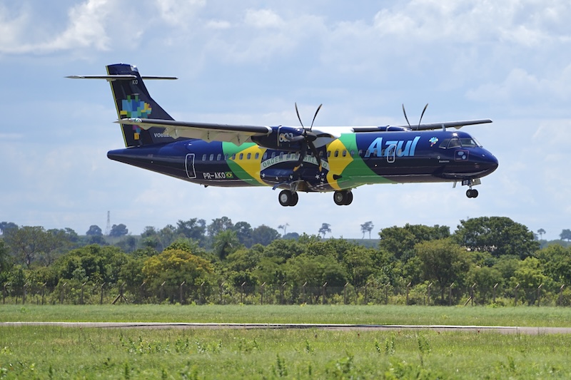 ATR 72 com pintura da bandeira é devolvido