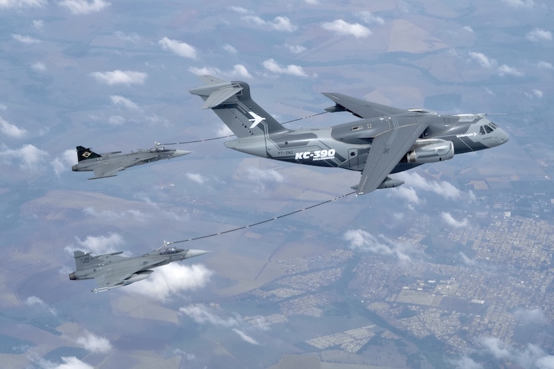 KC-390 e F-39E Gripen concluem voos de certificação de reabastecimento 3 KC-390 e F-39E Gripen concluem voos de certificação de reabastecimento