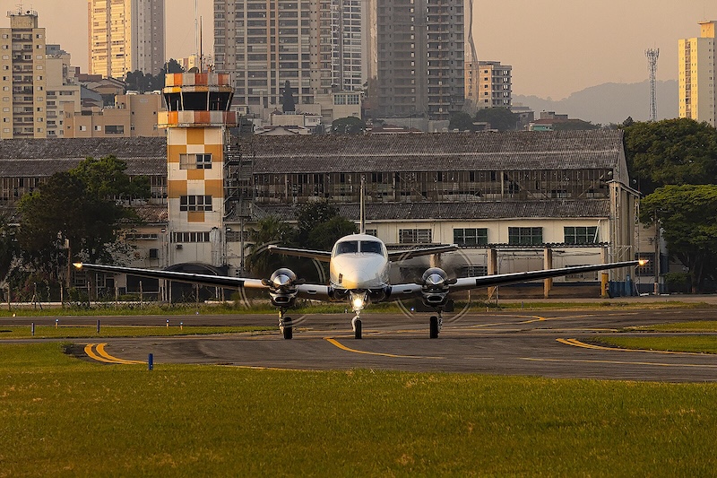 Aviate Escola de Aviação é a nova cessionária do Aeroporto Campo de Marte 1 Vista torre campo de marte MG 0231 arb
