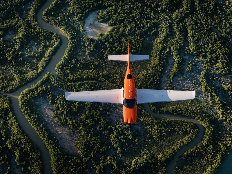 Cirrus apresenta aeronaves 2026 da Série SR G7+ 3 2026 SR Air to Air 04 1200x900 33e90ef