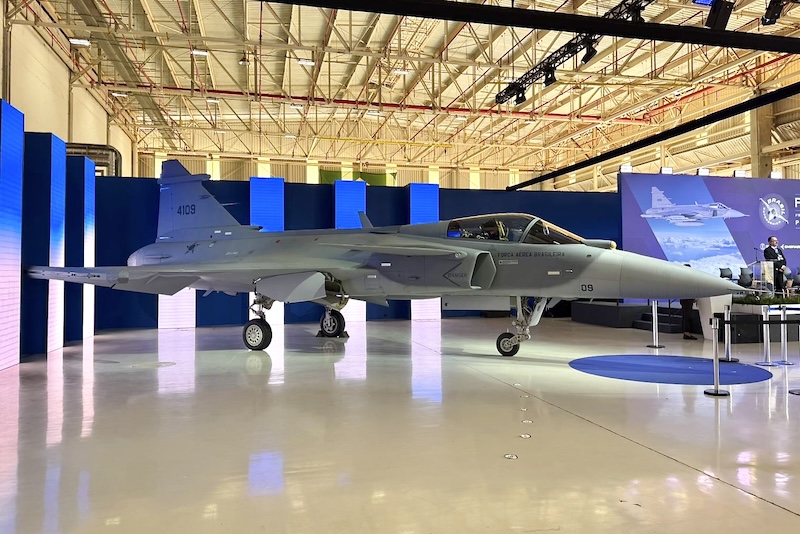 Embraer, Saab e a FAB apresentam primeiro caça Gripen produzido no Brasil 3 Embraer, Saab e a FAB apresentam primeiro caça Gripen produzido no Brasil