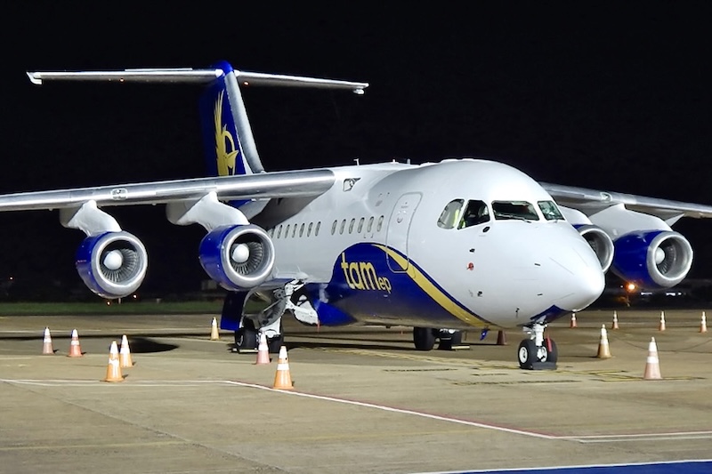 Raro Avro RJ70 pousa em São José do Rio Preto