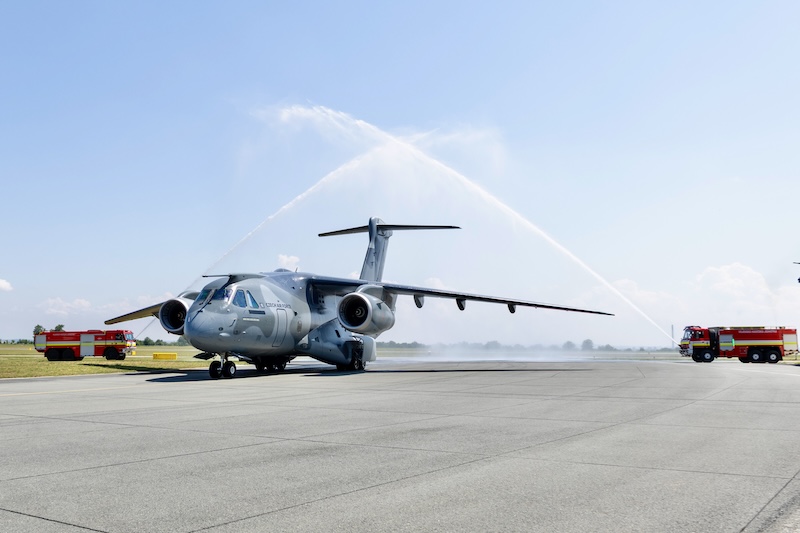 Primeiro C-390 da Força Aérea Tcheca é entregue