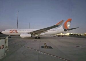 Primeiro A330 com as cores da GOL está a caminho do Brasil 1 GOL A330