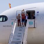 Campeã: Seleção Espanhola chega em Madri de A350 da Iberia 2 Campeã: Seleção Espanhola chega em Madri de A350 da Iberia